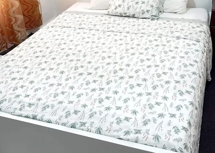 ホームステイ Marques Budget *